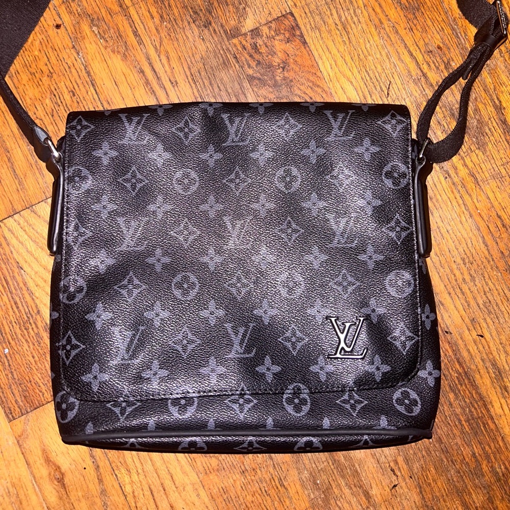 Louis Vuitton messenger bag